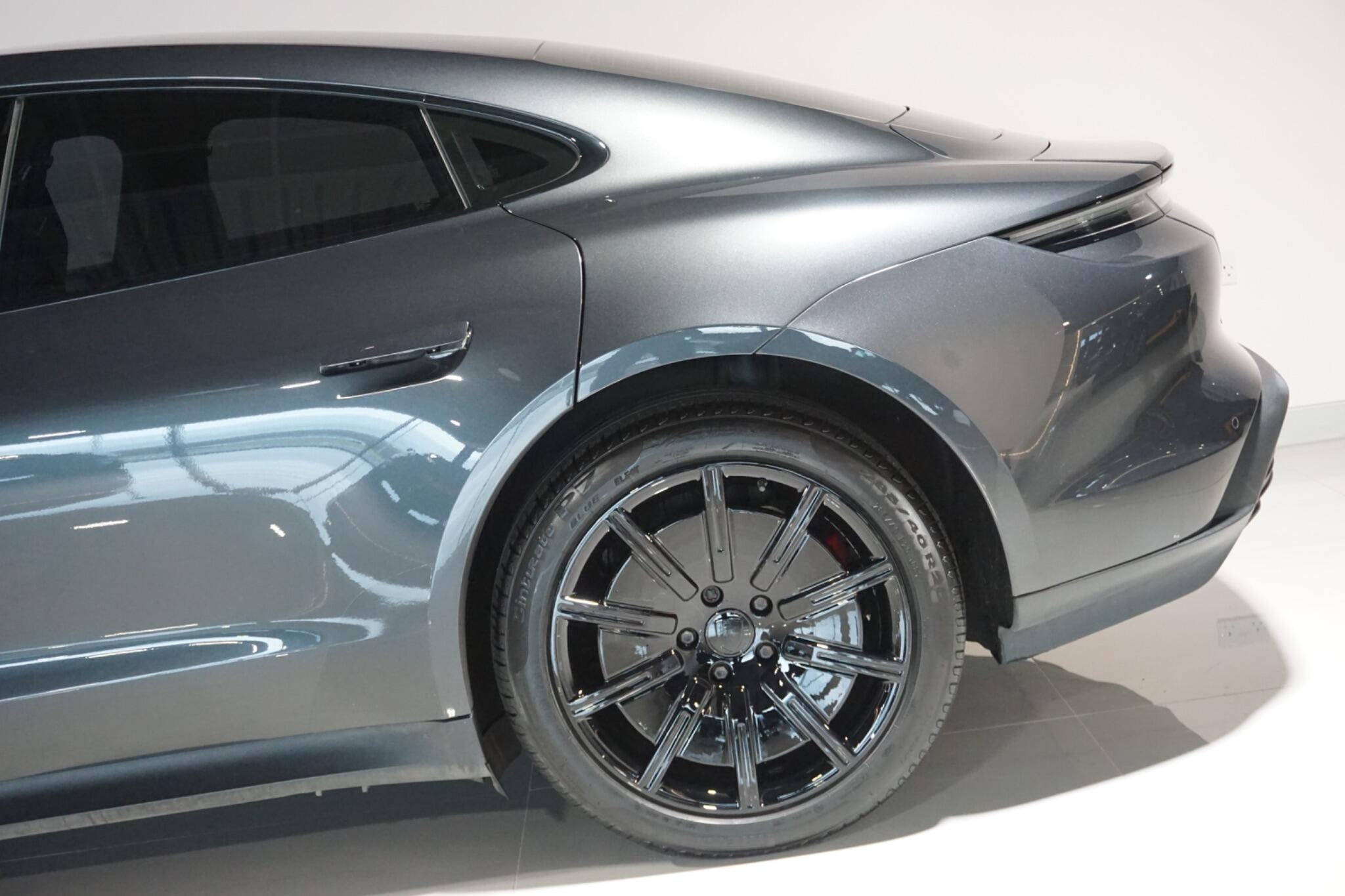 Porsche Taycan Performance Plus 93.4kWh 4S Saloon 4dr Electric Auto 4WD (571 ps)